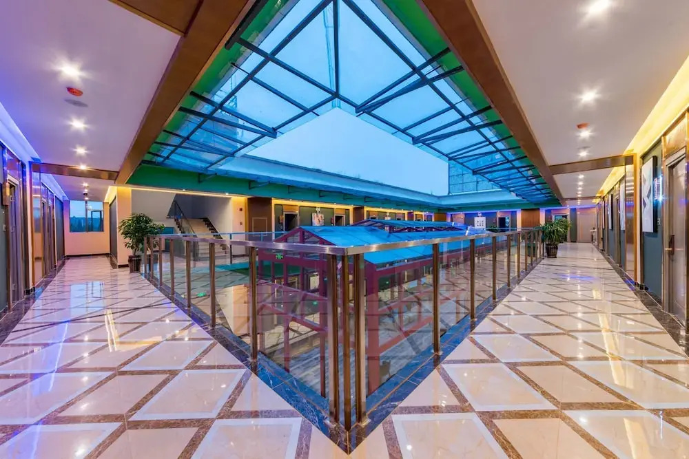 Love Home Theme Hotel Kunming Airport