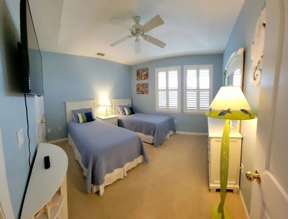 Gulf Three Bedroom Villa by Redawning