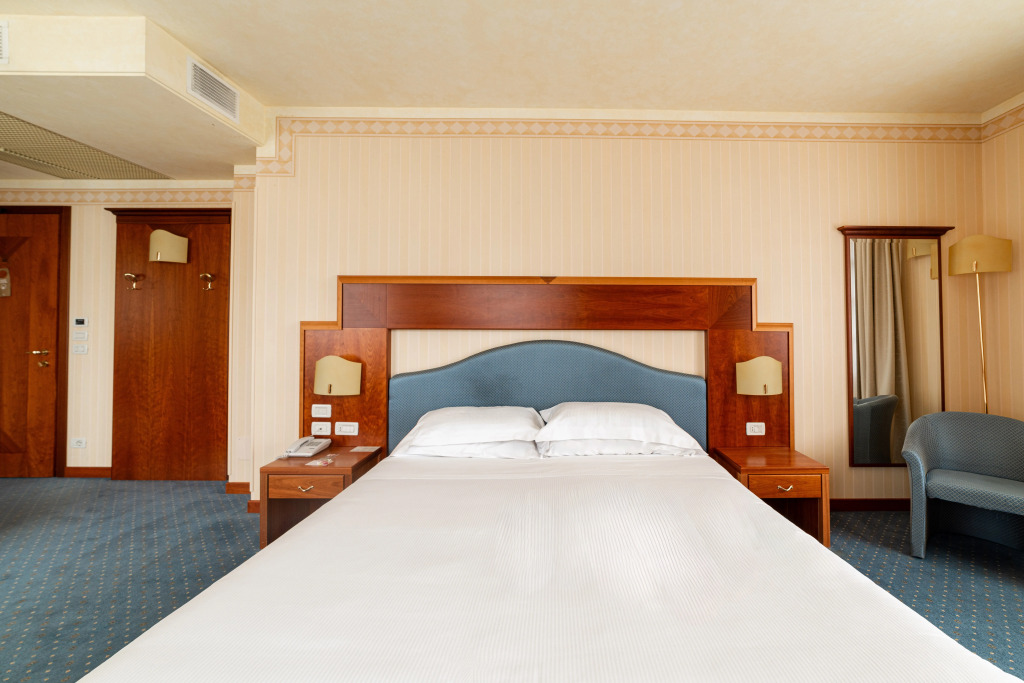 Phi Hotel Astoria