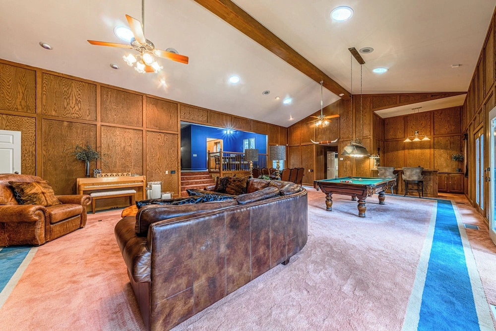 Mountain River Chalet