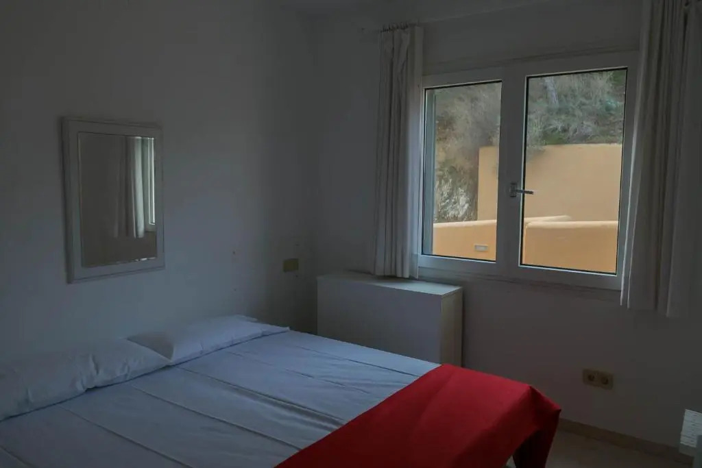 3 bedroom apartment in Aiguafreda, Begur. Sea views and Terrace (Ref:H26)