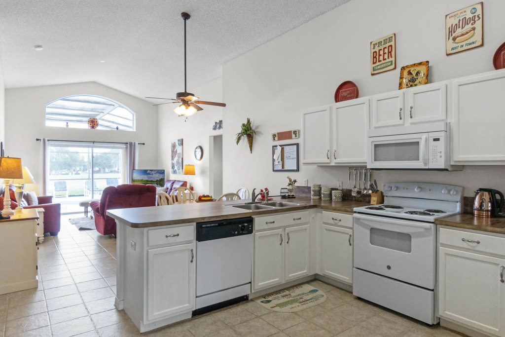 4 Bedroom 2 Bathroom Manors Westridge 411 Ld