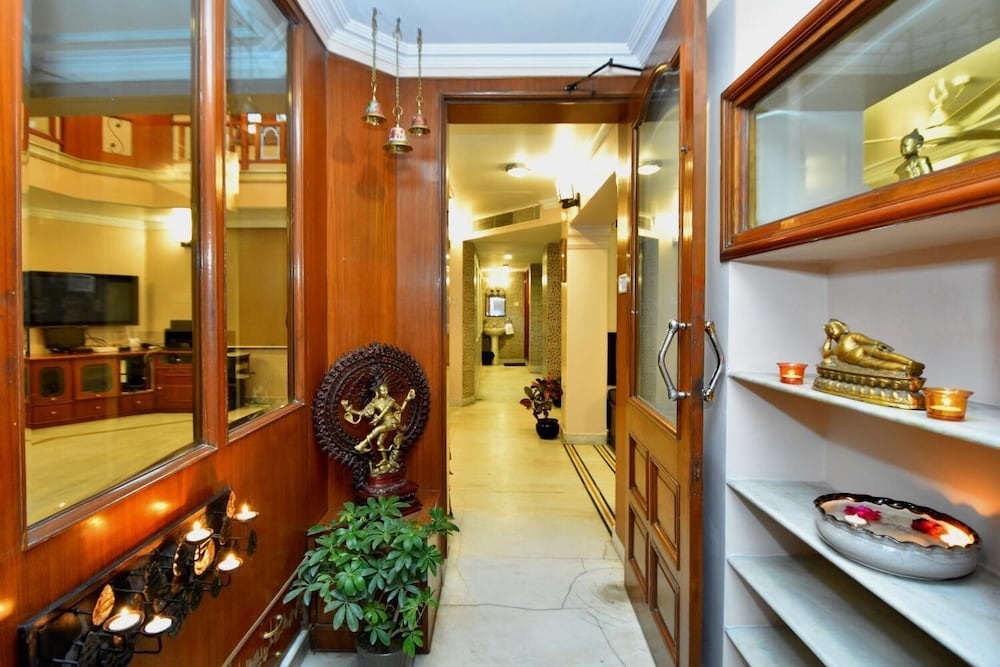 Pink Elephant Haveli - Hostel