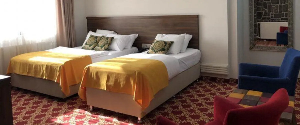 Grand Deluxe Hotel