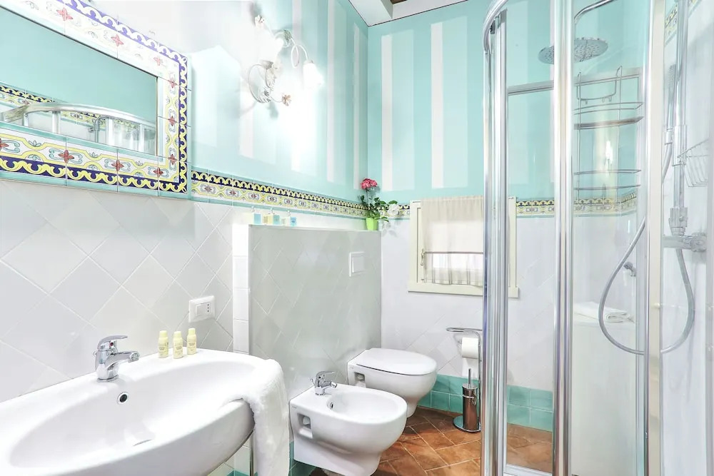 Luxury Villa in Tuscany with Pool near Pisa and Florence - Eight Bedrooms 14 pl
