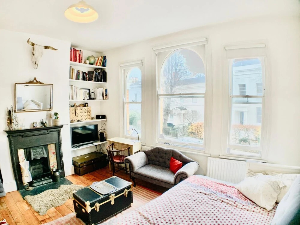 NEW Charming 1BD House With Patio in London