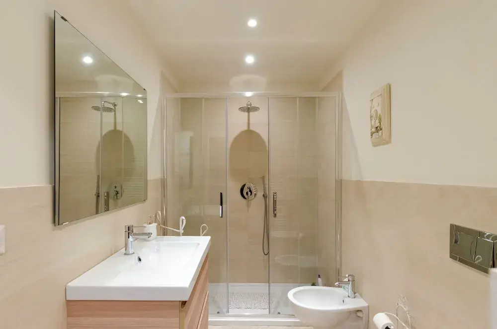 Bright 2BR flat in Rapallo Centre