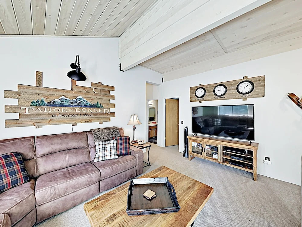 New Listing! Modern W/ Pool & Private Garage 4 Bedroom Home