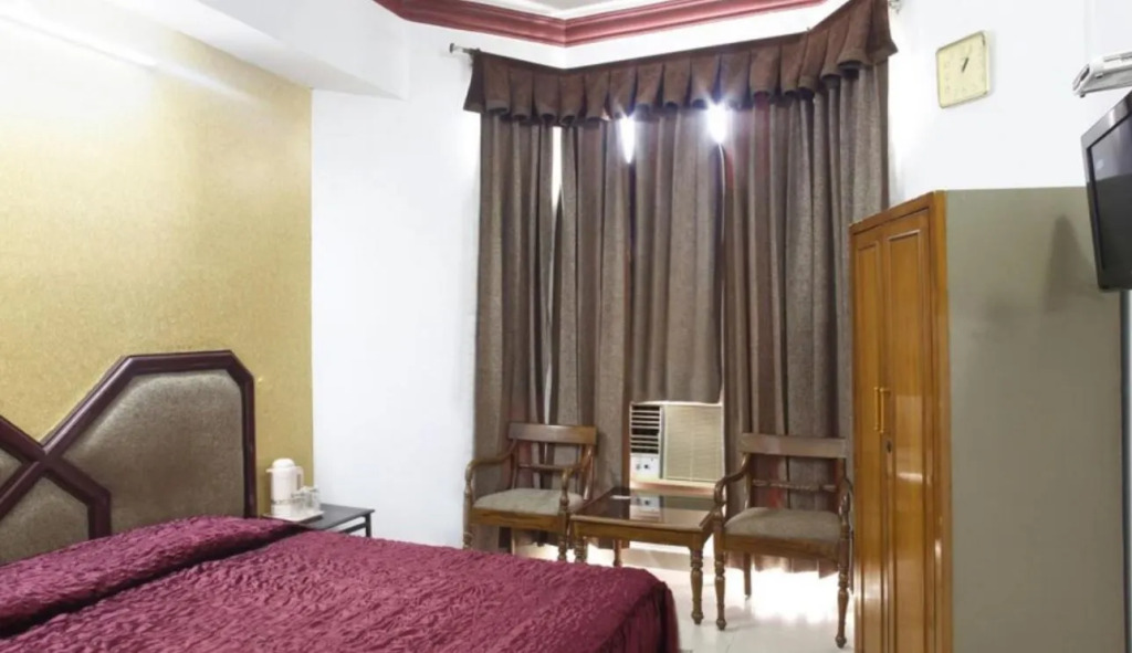OYO 9985 Hotel Sekhon Grand