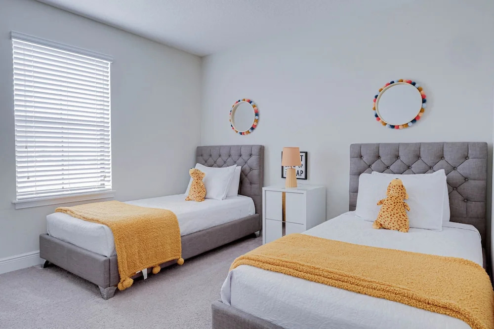 Balmoral Resort-198kb 4 Bedroom Home by RedAwning
