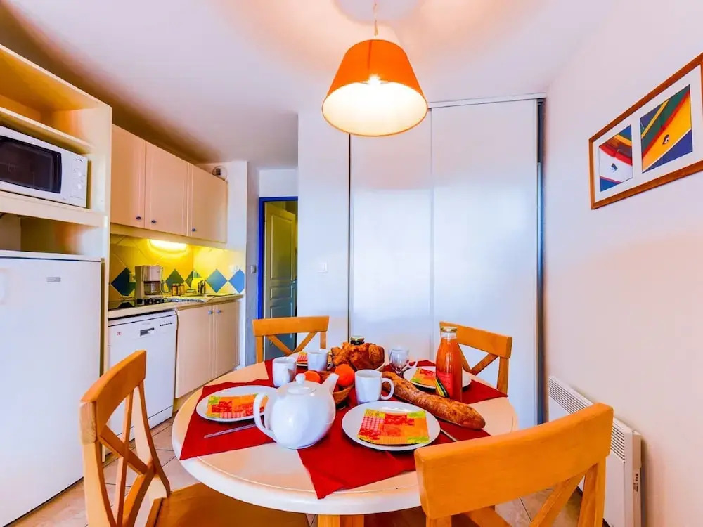 Comfortable Apartment With Dishwasher 2 km Away From the sea