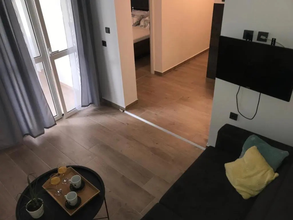 Apartman sa lođom 2+2