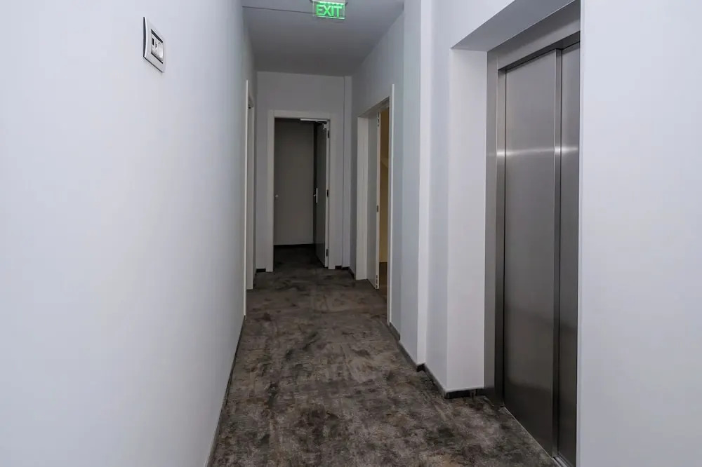 ALIVE HOTEL