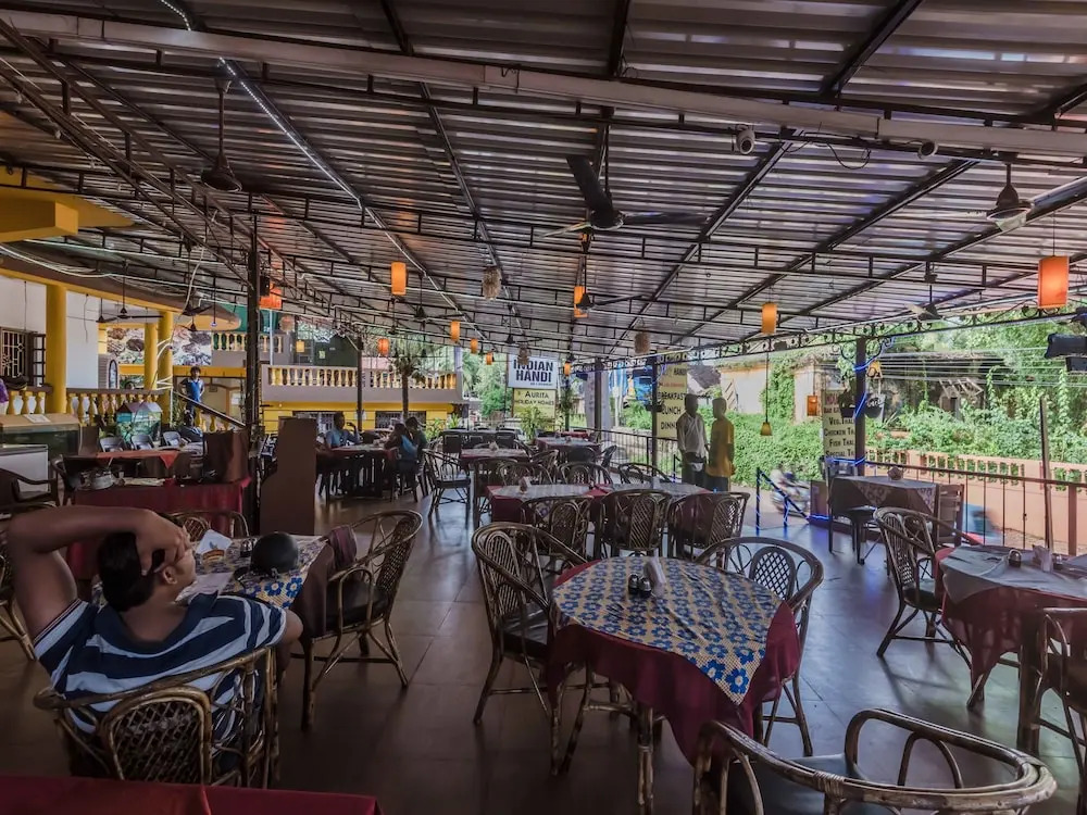 OYO 7273 StayOut near Candolim Beach