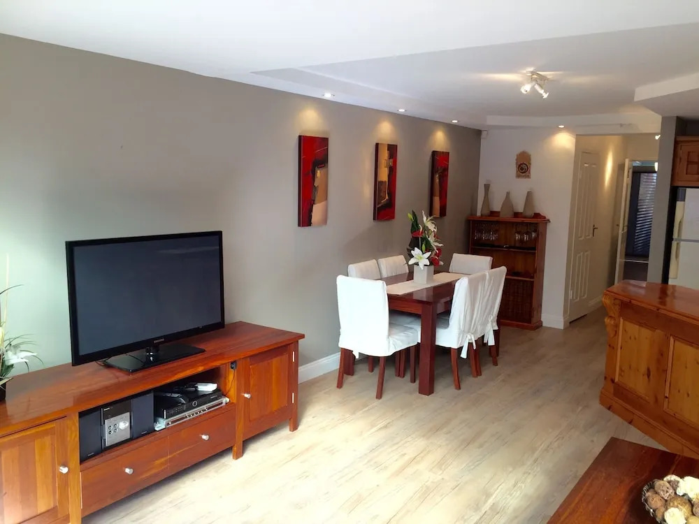 Luxury 2B Townhouse in North Adelaide