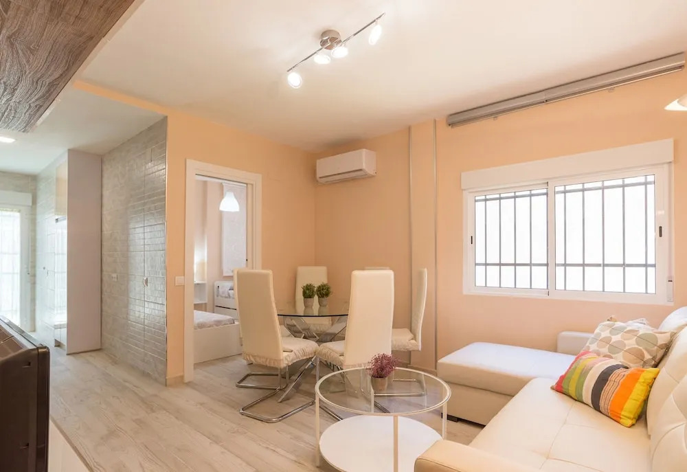 Malagasuite Bajondillo Beach Apartment