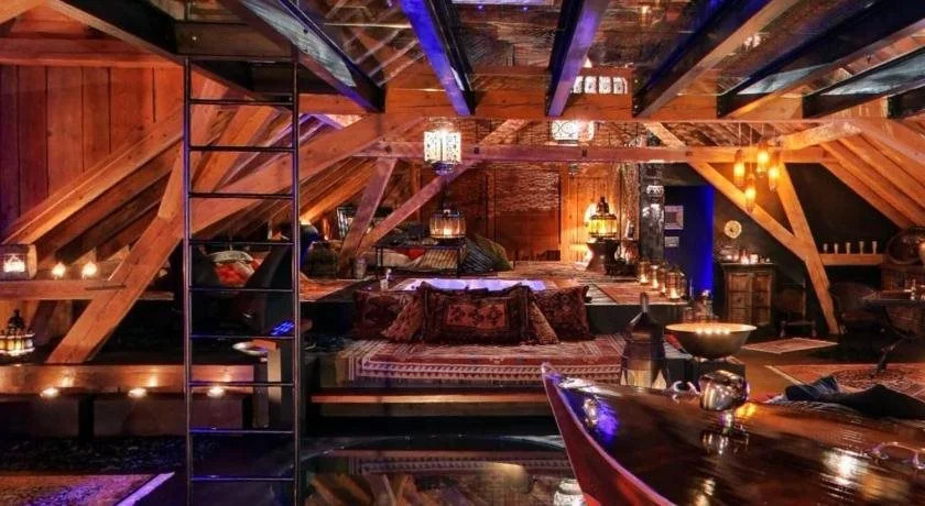 Bijou Hotel / Love and Romance