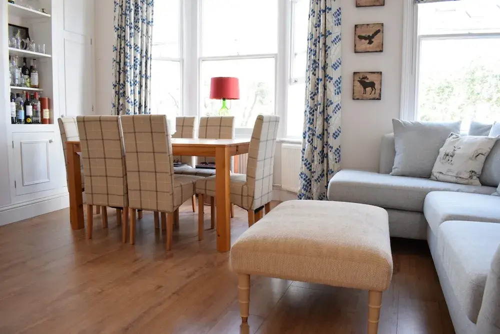 Lovely Newly-renovated 3 Bedroom Apartment in Fulham