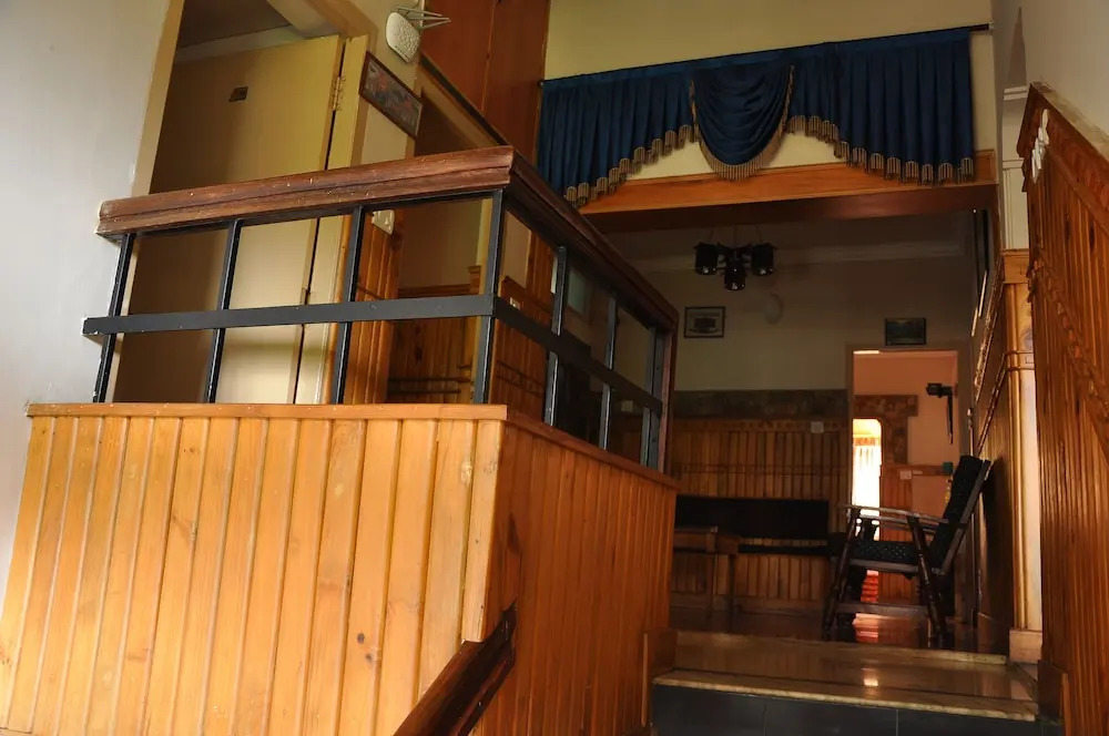 Pine Borough Inn
