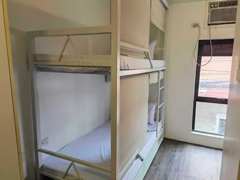 Spot On Hostel ,Taguig Manila Formerly MYTOWN HongKong