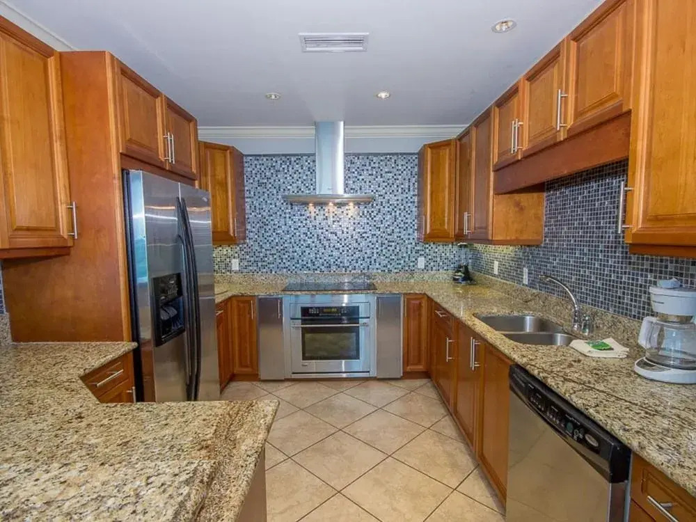 Bel Sole Penthouse 1801 - 4 Br condo