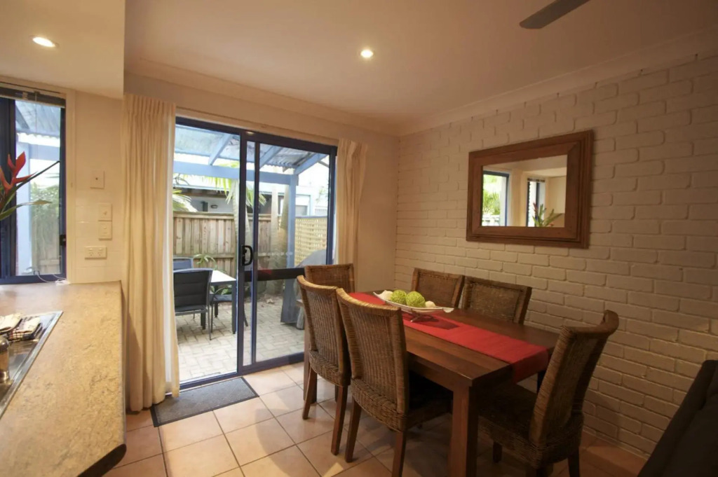 Belongil Beach Apartment - 3 - 41 Childe St