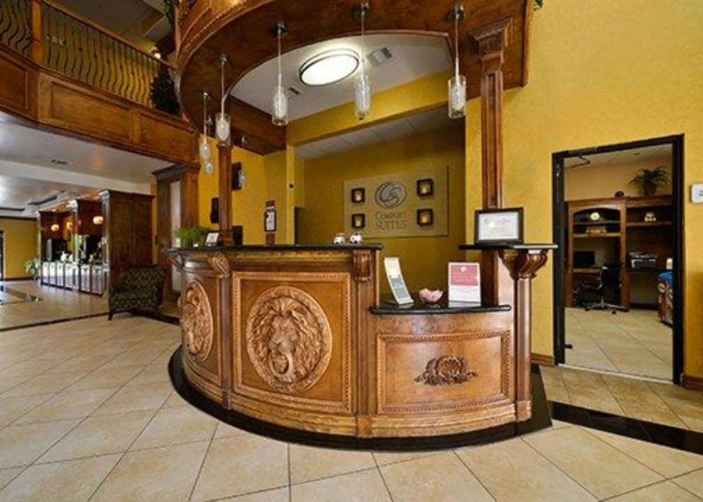 Comfort Suites Bay City East