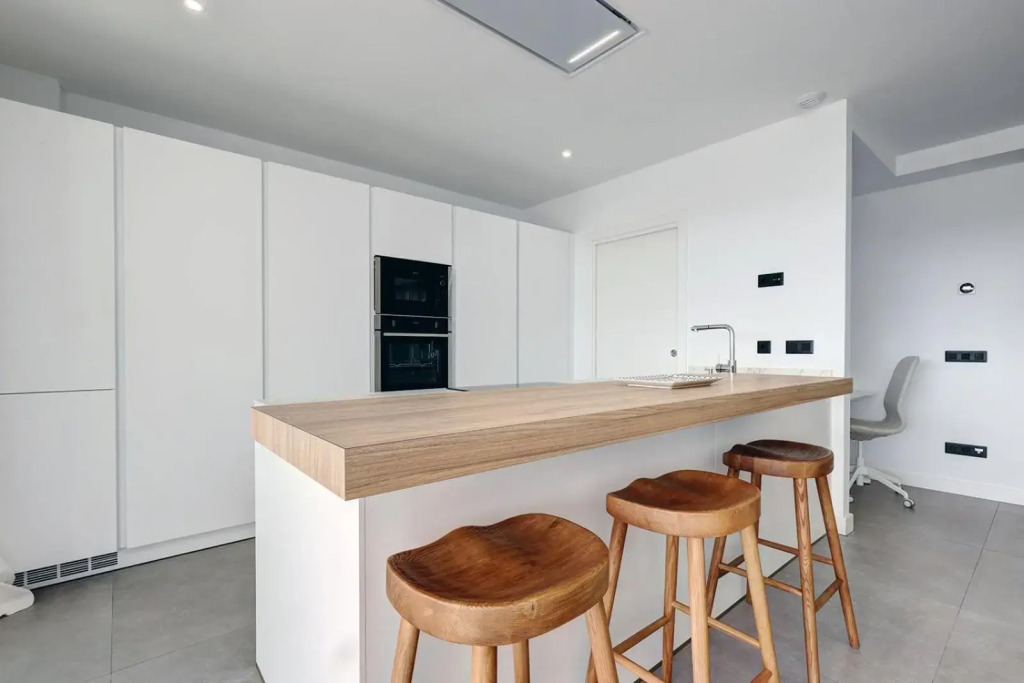 Brand New, Elegant Three Bed Apartment