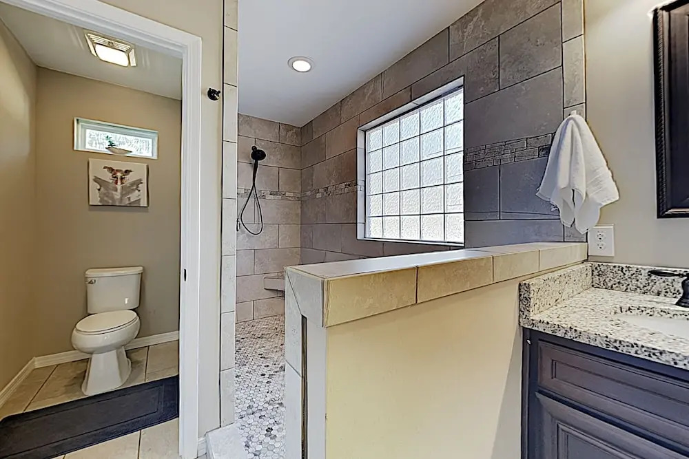 New Listing! Custom : Private Pool, Near Beach 4 Bedroom Home