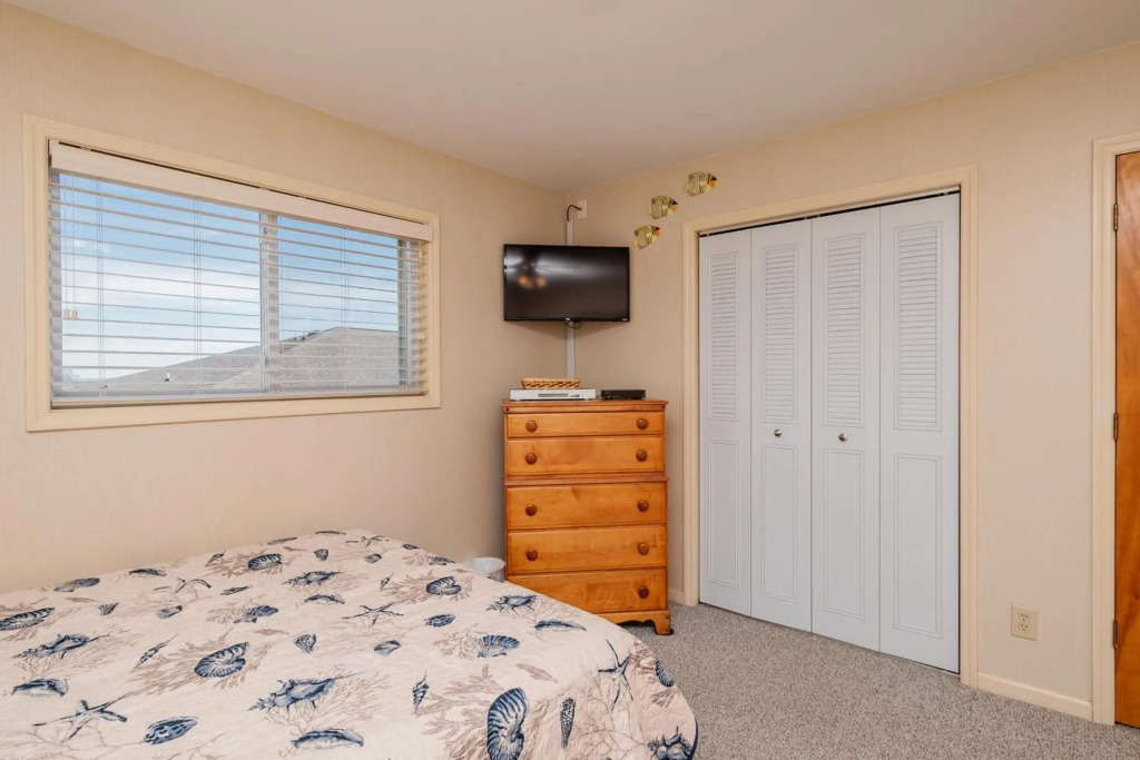 Southern Shores Oak Island Oceanfront with Pool Villa