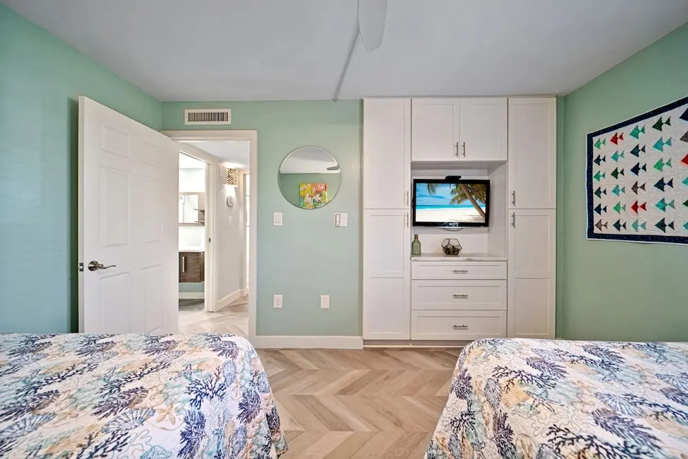 Loggerhead Cay 443 Pet Friendly on the Beach