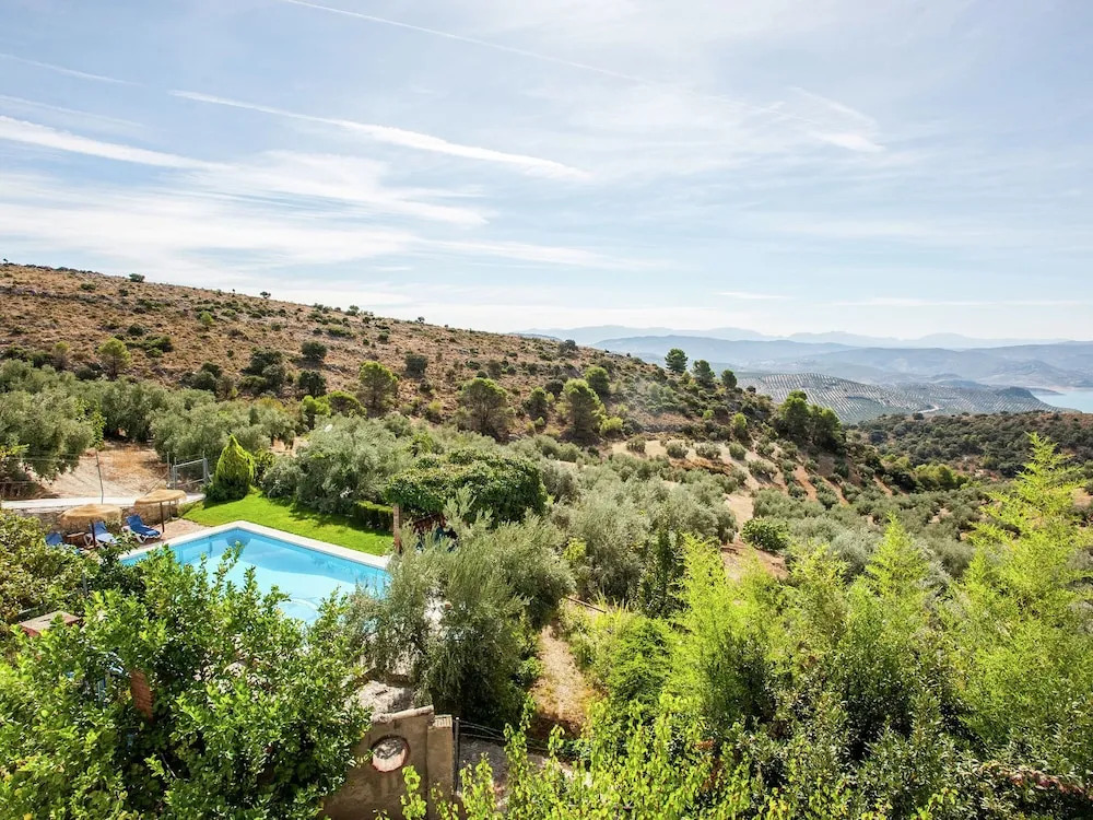 Comfortable Mansion in Rute with Hot Tub