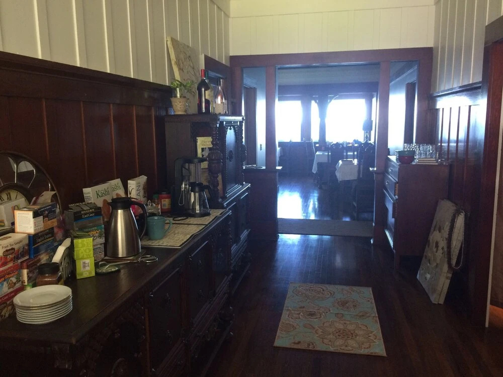 Hilo Bay Oceanfront Bed and Breakfast