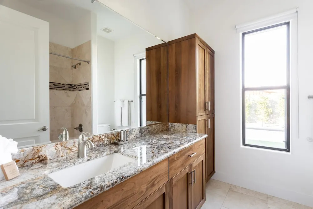 New Listing! Lavish : Resort-style Backyard 5 Bedroom Home