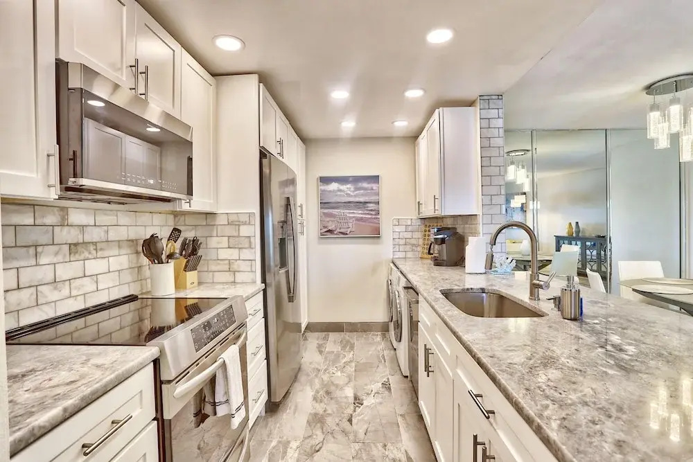Land's End 1-206 Bay Front-premier
