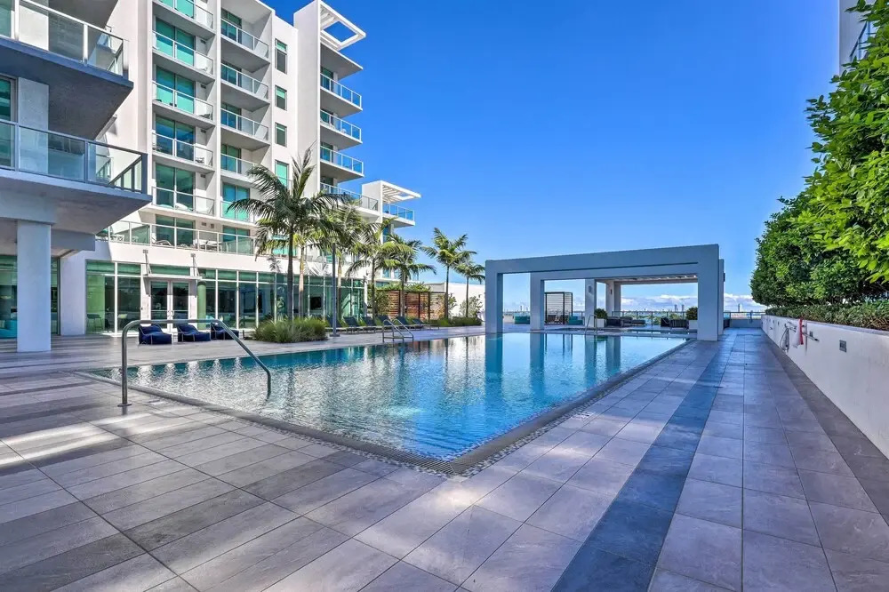 Chic Miami Condo w/ Pool, 6 Mi to South Beach