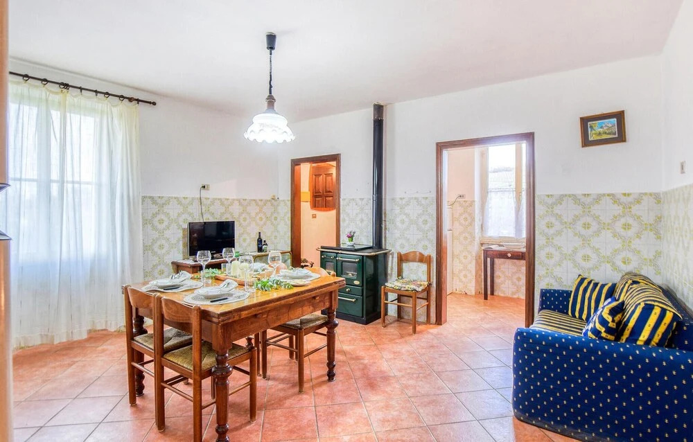 Amazing Apartment in Magliano in Toscana With Wifi and 3 Bedrooms