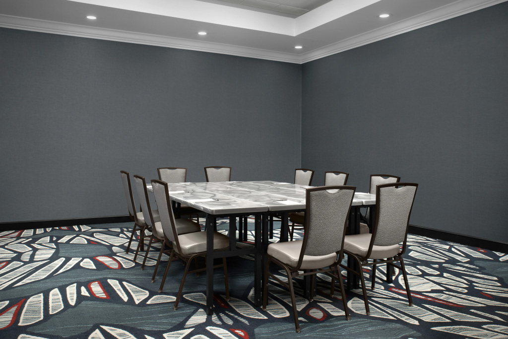 Отель Embassy Suites by Hilton Birmingham Hoover