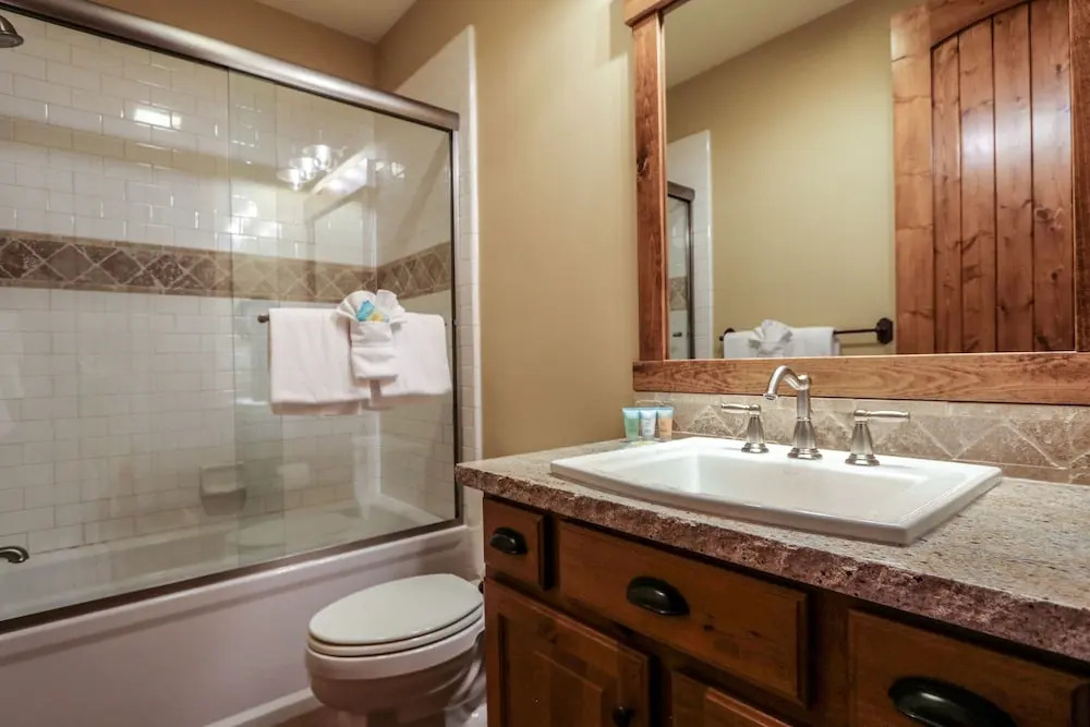 Snowcreek Vii #1503 3 Bedroom Condo