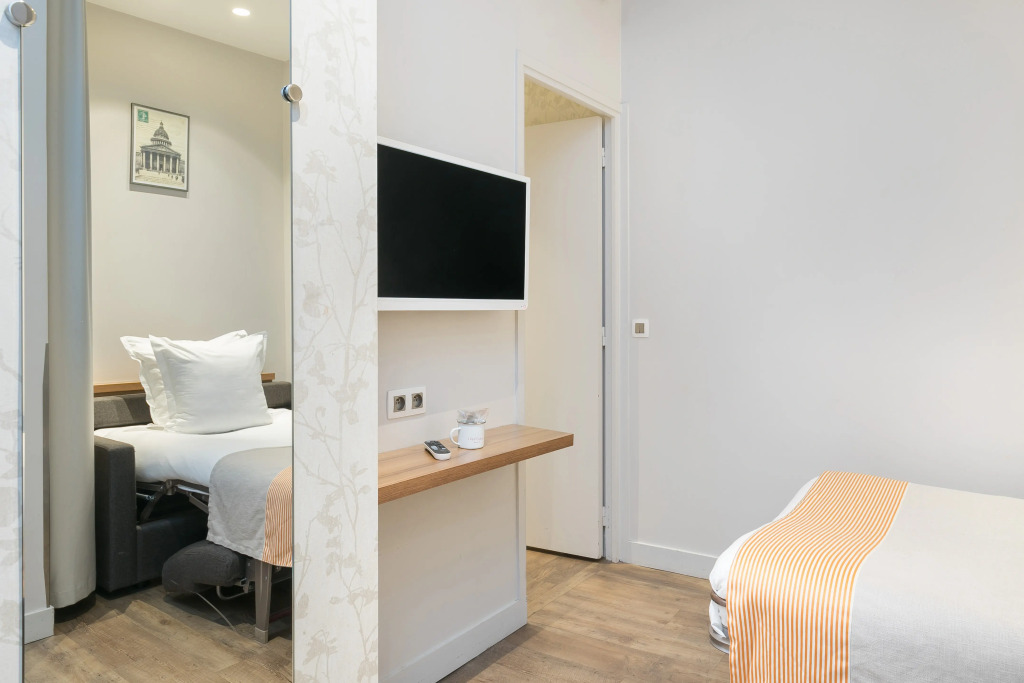 Hotel Magenta 38 by Happyculture