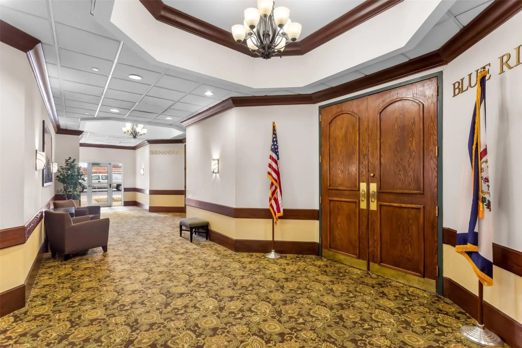 Country Inn & Suites by Radisson, Beckley, WV