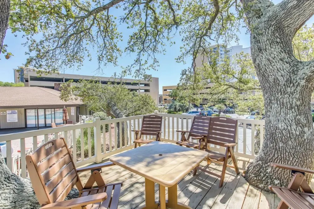 Walk to Ocean: Unit w/ 2 Balconies in Myrtle Beach