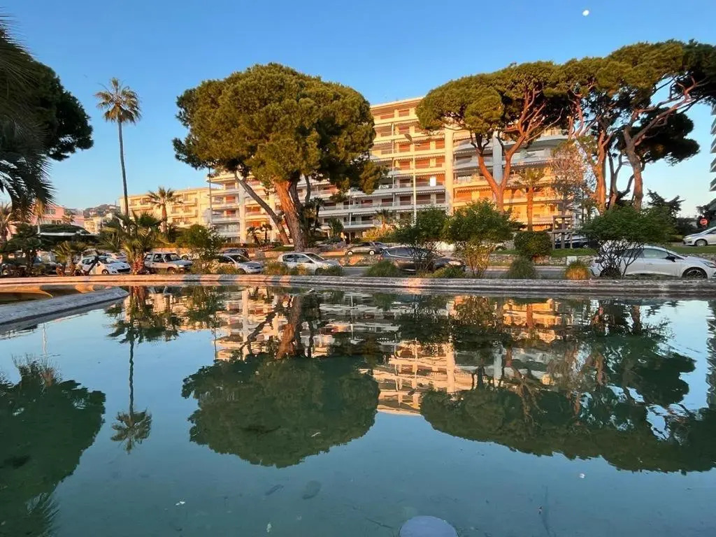 Villa Marsa - Cannes - on beach