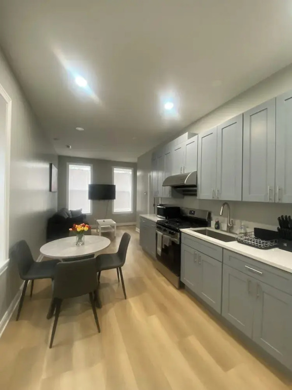 Stylish Apartment near Chicago Downtown