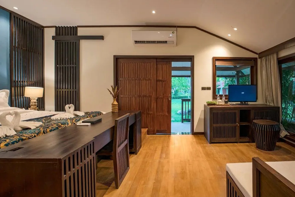 Dasein Chalong Bay Hotel
