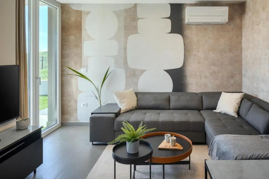 Royal Hilltop Residence
