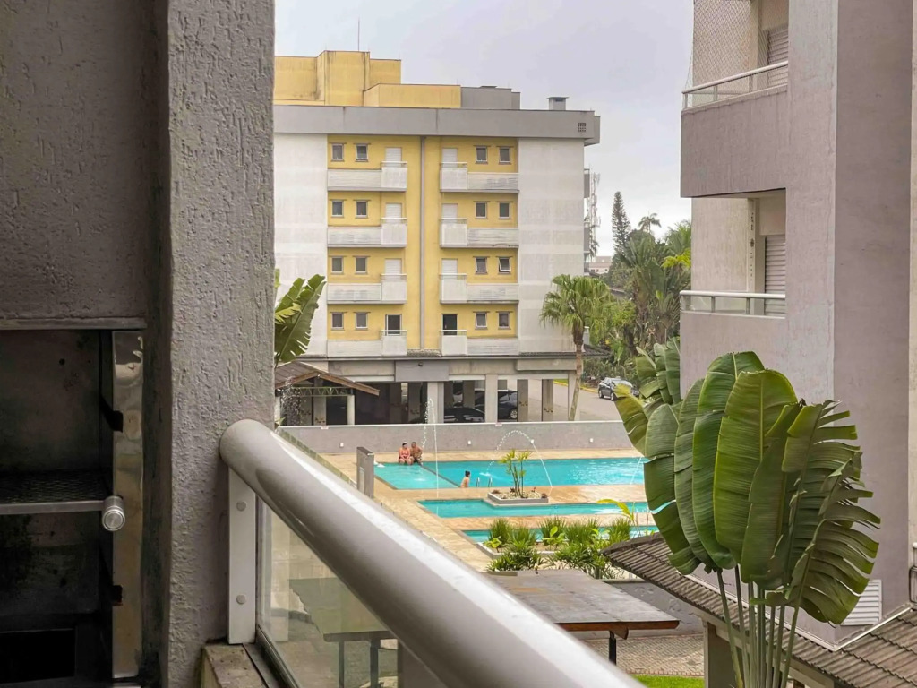Apartamento Ubatuba, AR, Varanda Gourmet, Piscinas e 300mt Praia
