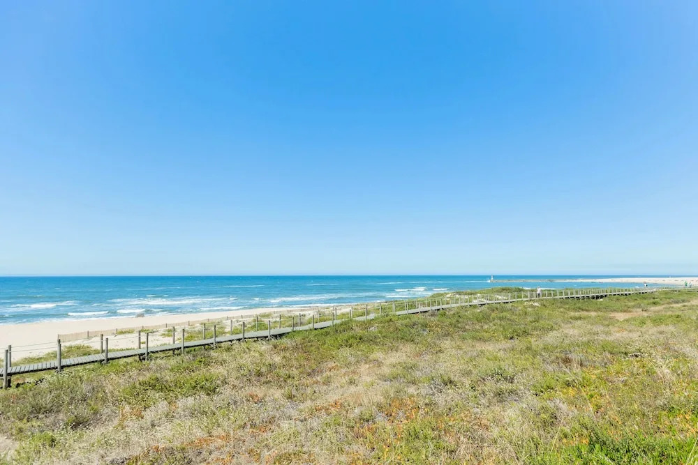 Aguda Beachfront Apartment