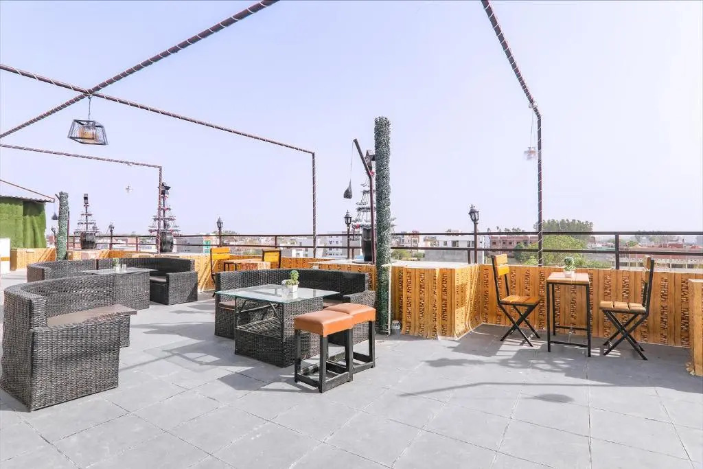 FabHotel SRG Inn