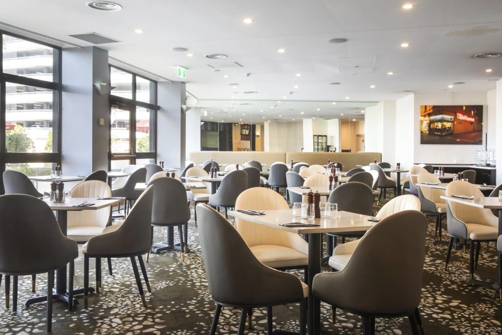 Holiday Inn Melbourne Airport by IHG